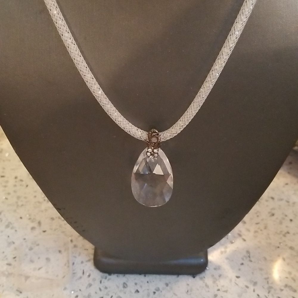 Elegant Gold and Silver CRYSTAL Pendant Necklace!!! NWOT!